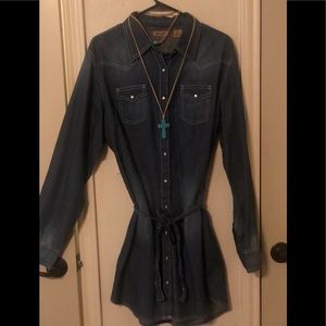 Ladies Wrangler belted denim dress